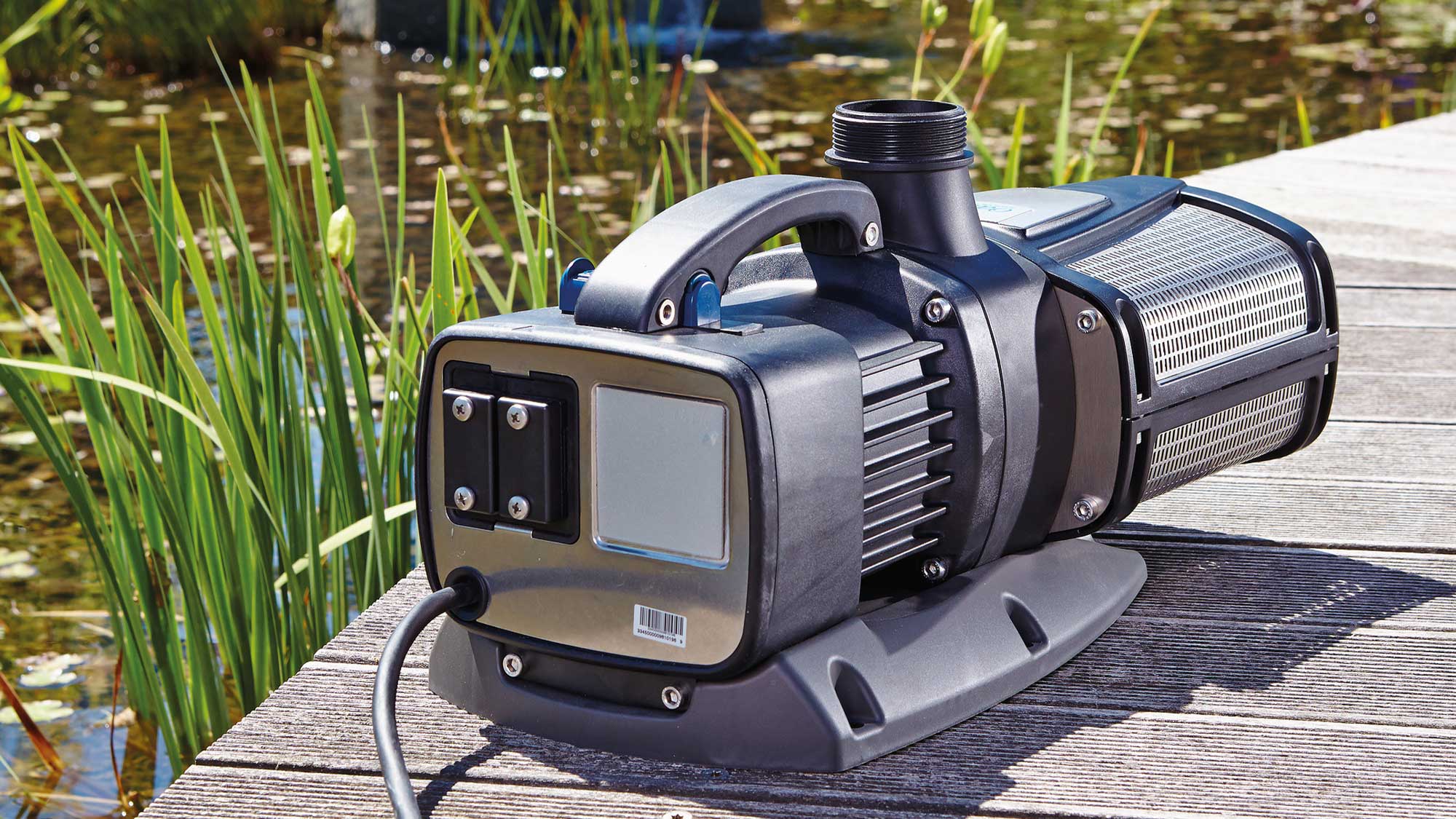 OASE104752-Aquarius-Eco-Expert--36000 Oase Aquarius Eco Expert 36000 is a powerful water pump with 10 metres vertical lift ideal for supplying water to large fountains, waterfalls and streams.