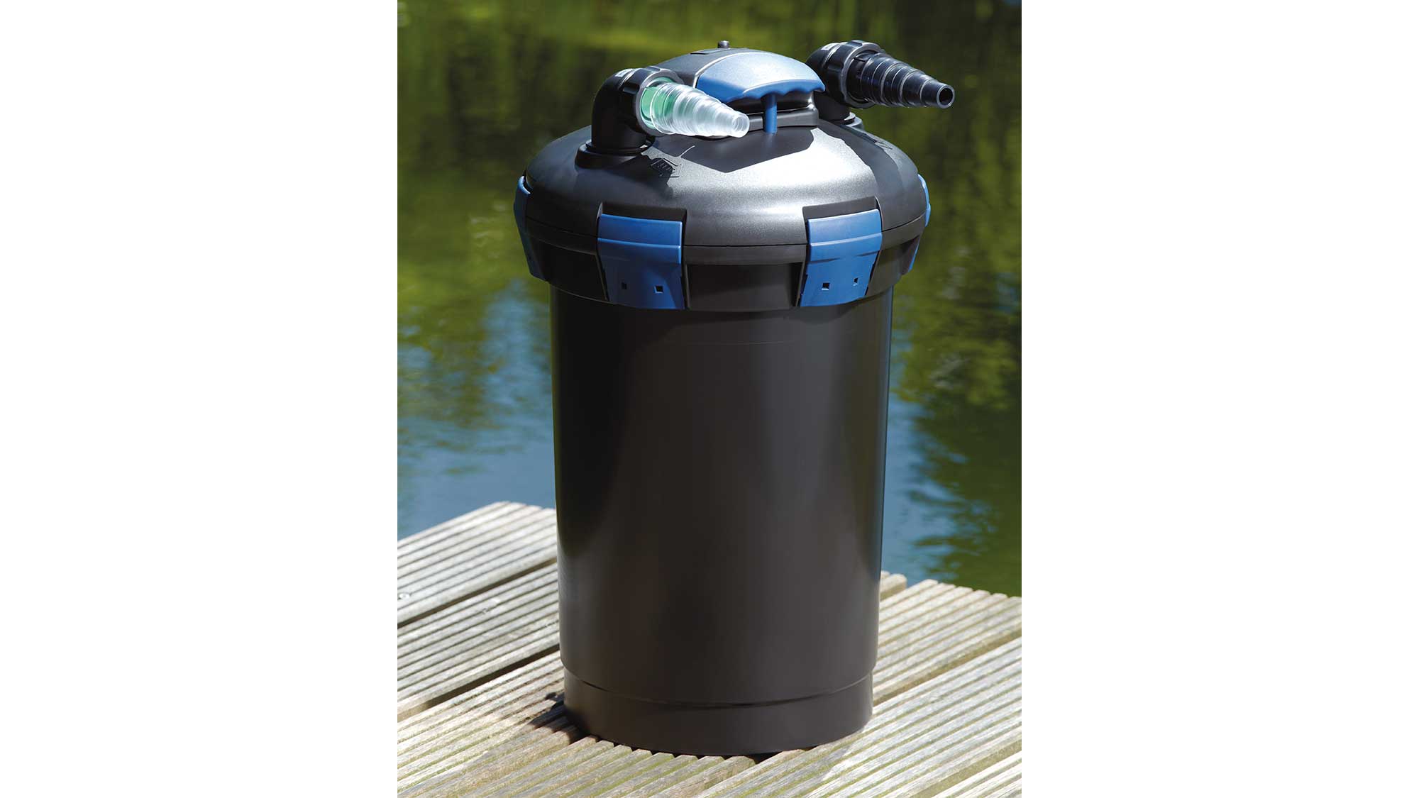 OASE105431-BioPressSet10000 In addition to the UV, the BioPress Set 10000 has foam media to harvest solid waste and perform biological filtration.