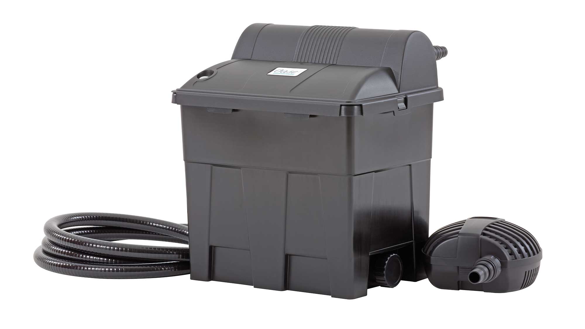 BioSmart Set 7000 The Oase BioSmart Set 7000 includes a 9W Vitronic UV clarifier, an AquaMax Eco Classic 2500 pump, 3m of hose, and 100ml of Oase BioKick.