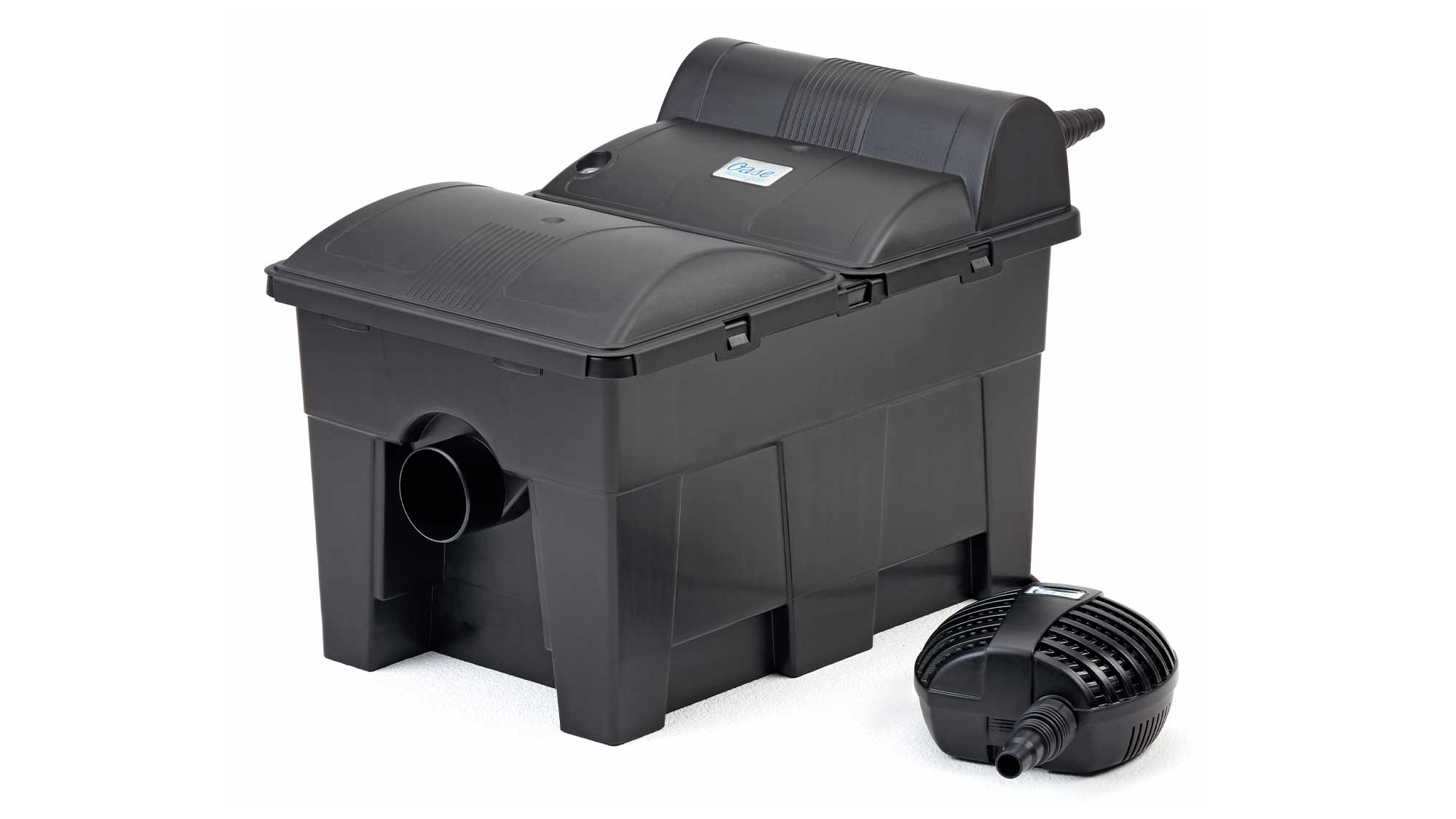 BioSmart Set 14000 The Oase BioSmart Set 14000 includes a 11W Vitronic UV clarifier, an AquaMax Eco Classic 3500 pump, 3m of hose, and 100ml of Oase BioKick.