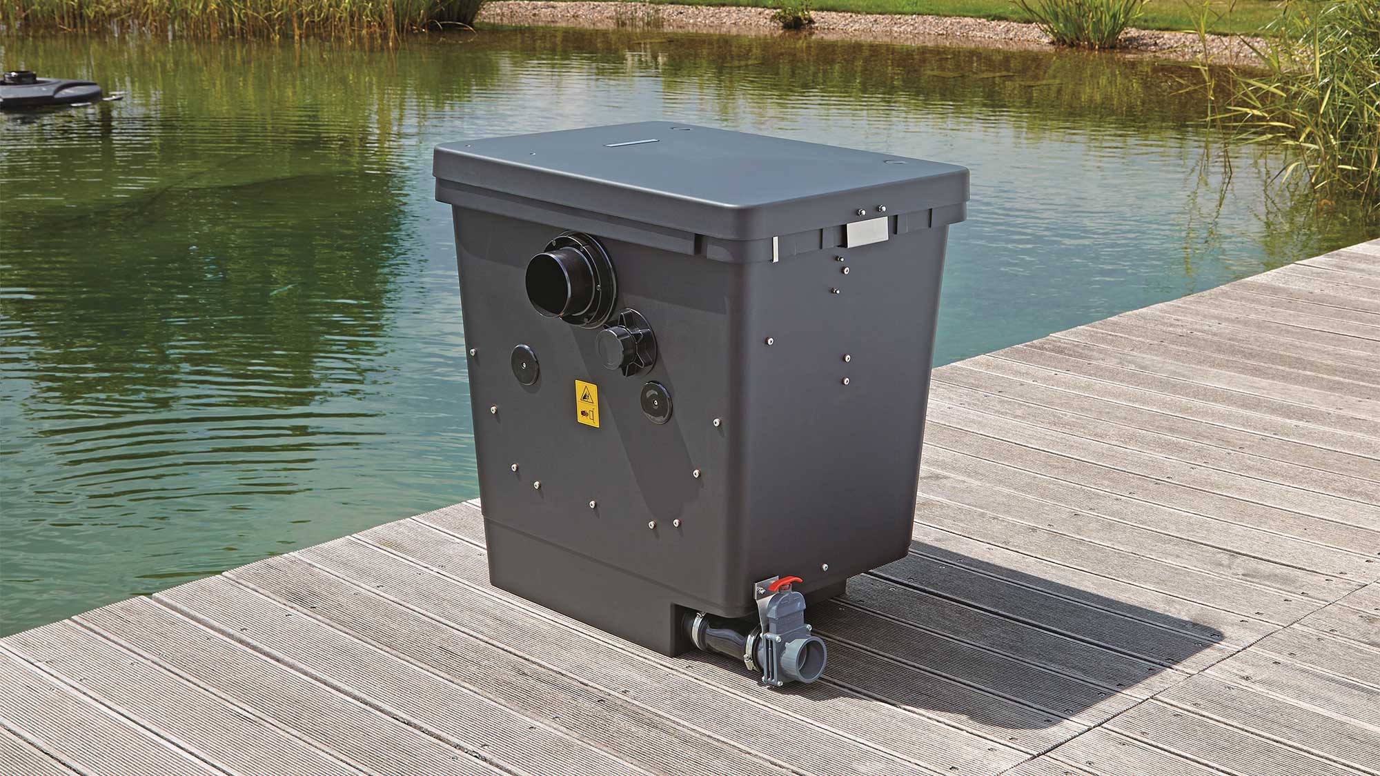 OASE106028-ProfiClearPremiumCompact-Pumped The Oase Proficlear Premium Compact-M Pump-Fed Drum Filter is ideal for natural or swim ponds to 80mยณ, goldfish ponds to 40mยณ, and koi ponds to 20mยณ.