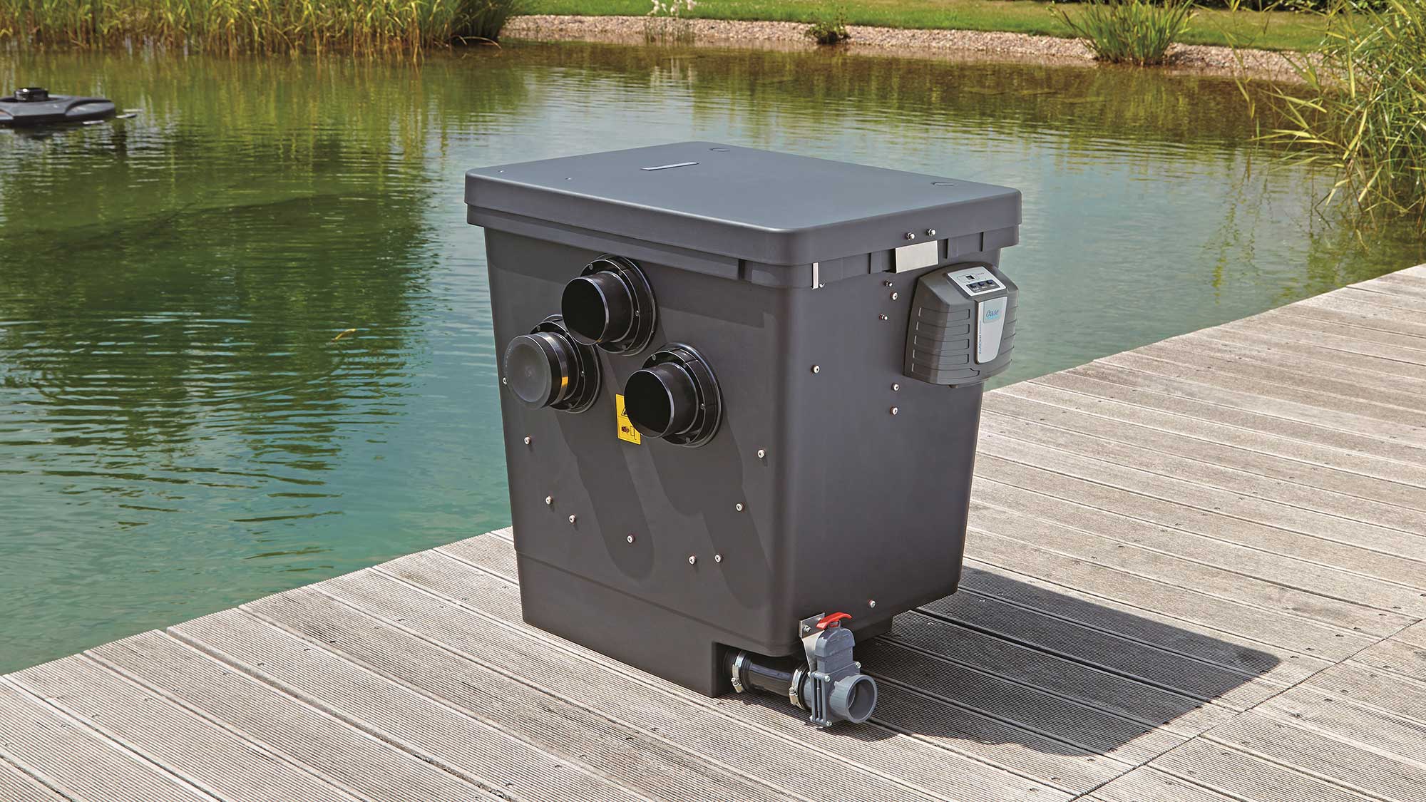 OASE106061-ProfiClearPremiumCompact-Gravitation The Oase Proficlear Premium Compact-M Gravity-Fed Drum Filter is ideal for natural or swim ponds up 88mยณ, goldfish ponds to 44mยณ, and koi ponds up 22mยณ.