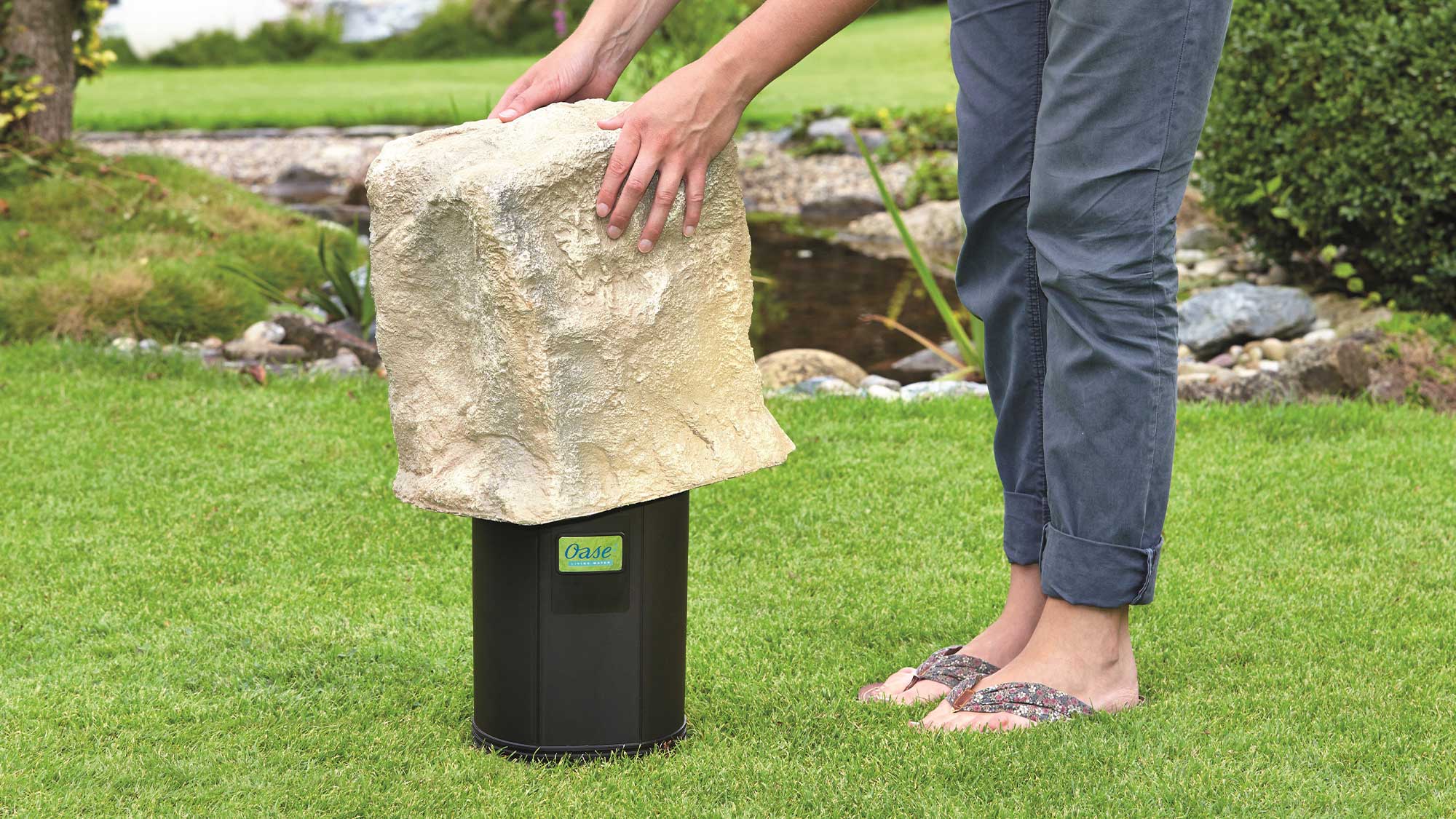 OASE106159-FM-Master-WLAN The InScenio FM Master EGC Garden Controller is a WiFi remote garden control system and power supply in one.