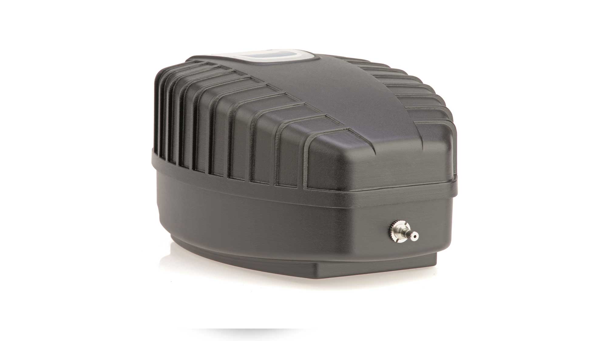 OASE106684-AquaOxy500 The Oase AquaOxy 5000 is a weatherproof, compact, and particularly quiet air pump. It is supplied complete with air hose and air stones.