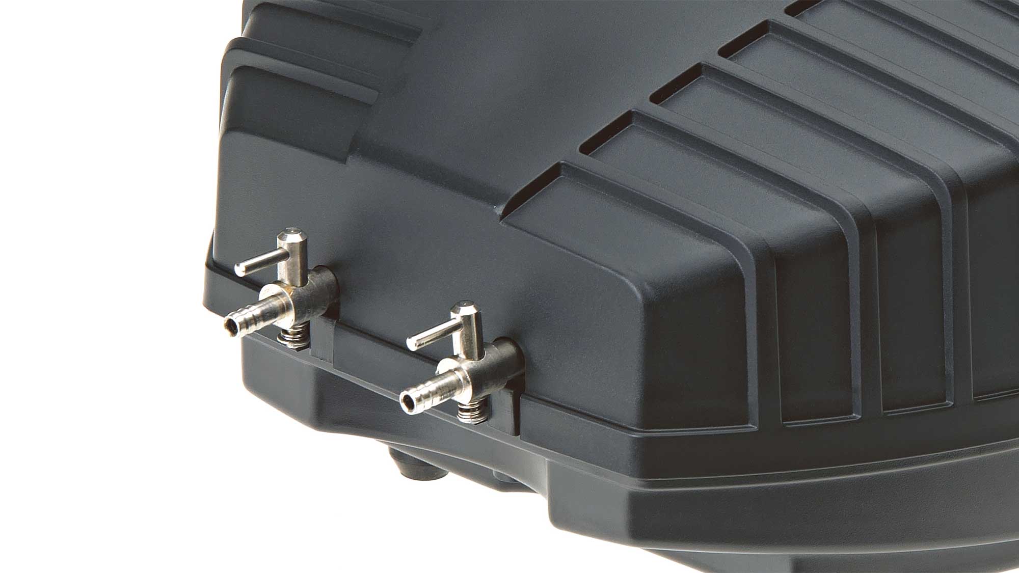 OASE106705-AquaOxyCWS1000 The Oase AquaOxy 1000 is a weatherproof, compact, and particularly quiet air pump. It is supplied complete with air hose and air stones.