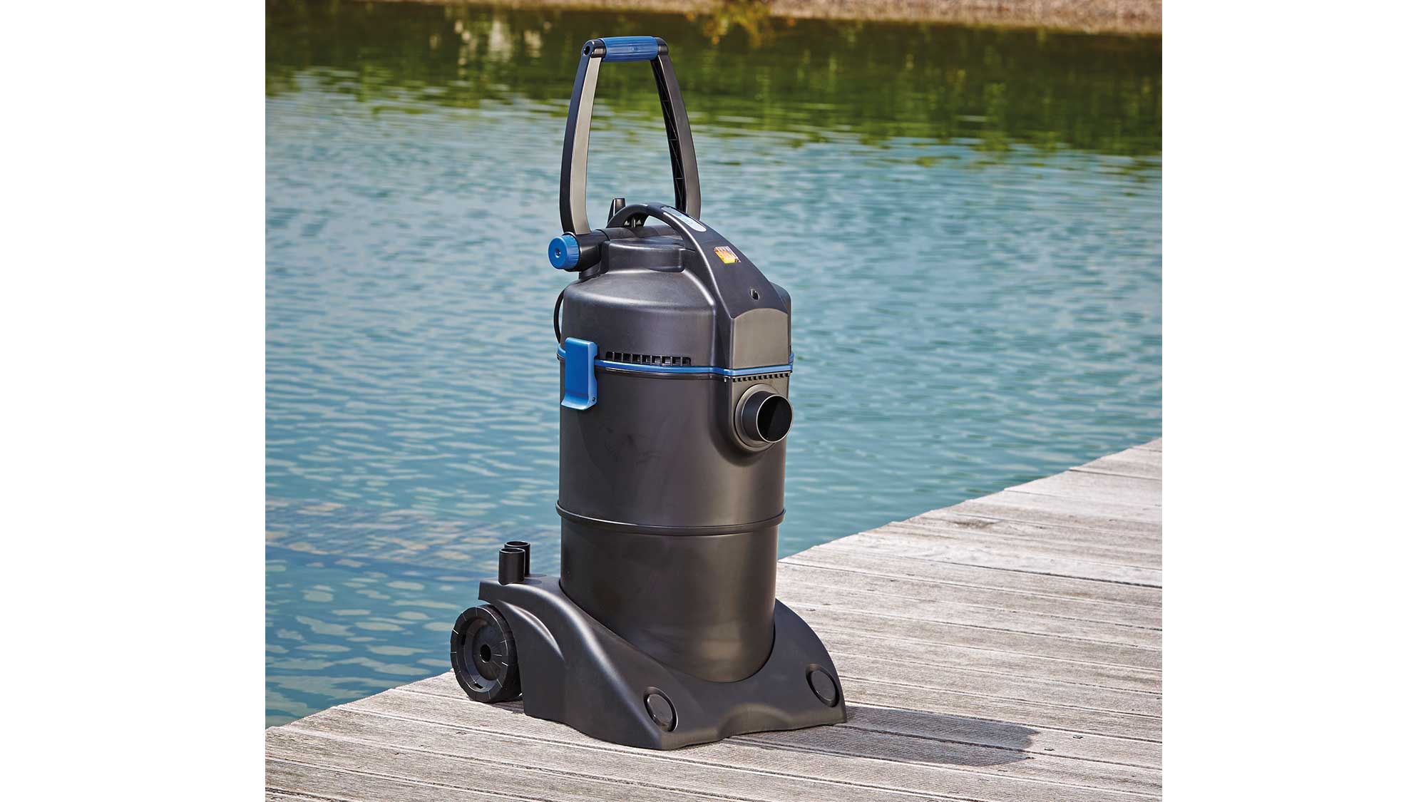 OASE107253-PondoVac Oase PondoVac 3 is a powerful pond vacuum cleaner for removing pond silt, sludge and debris.