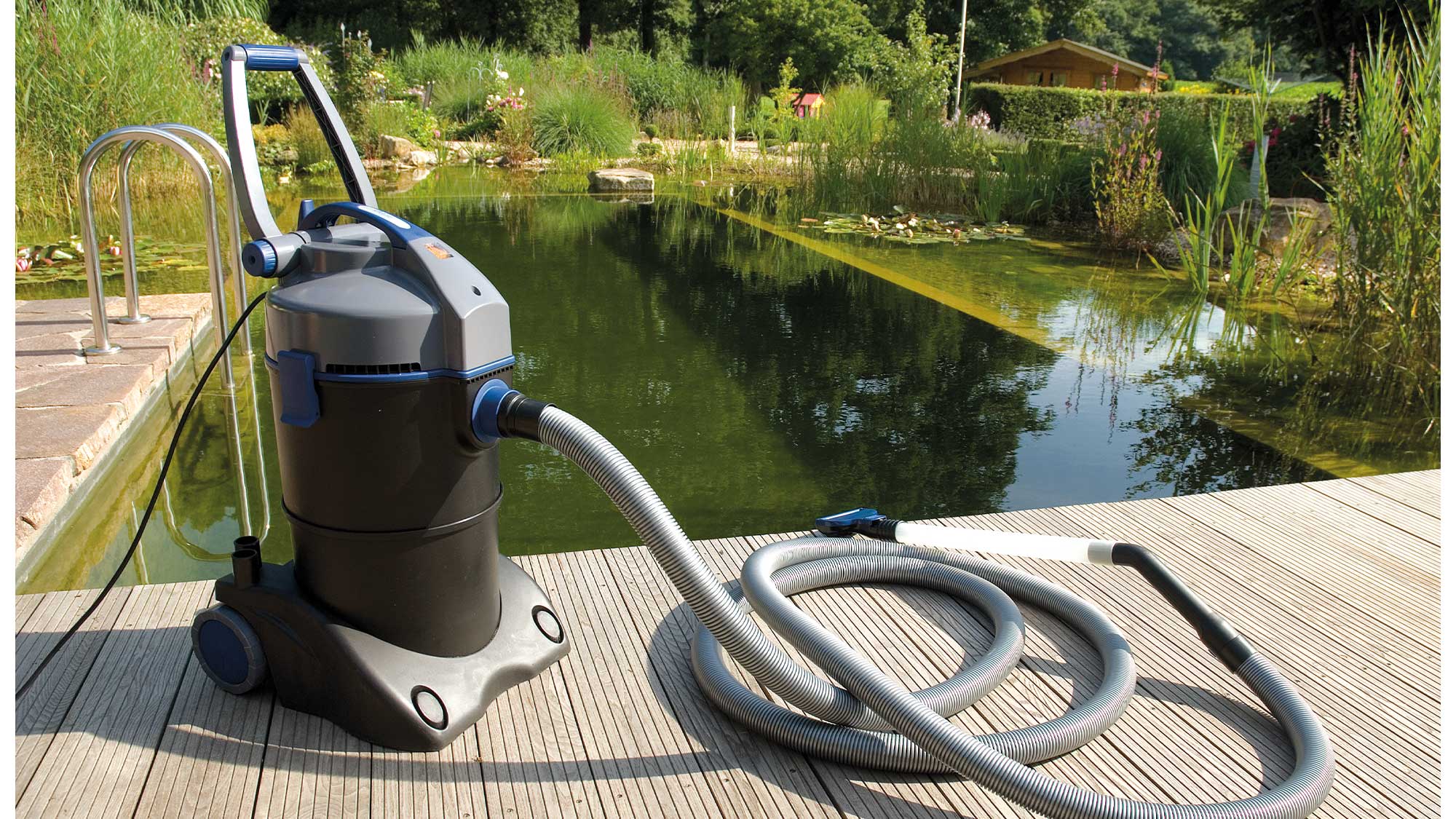 OASE107304-PondoVac4 Oase PondoVac 4 is a powerful pond vacuum cleaner for removing pond silt, sludge and debris.