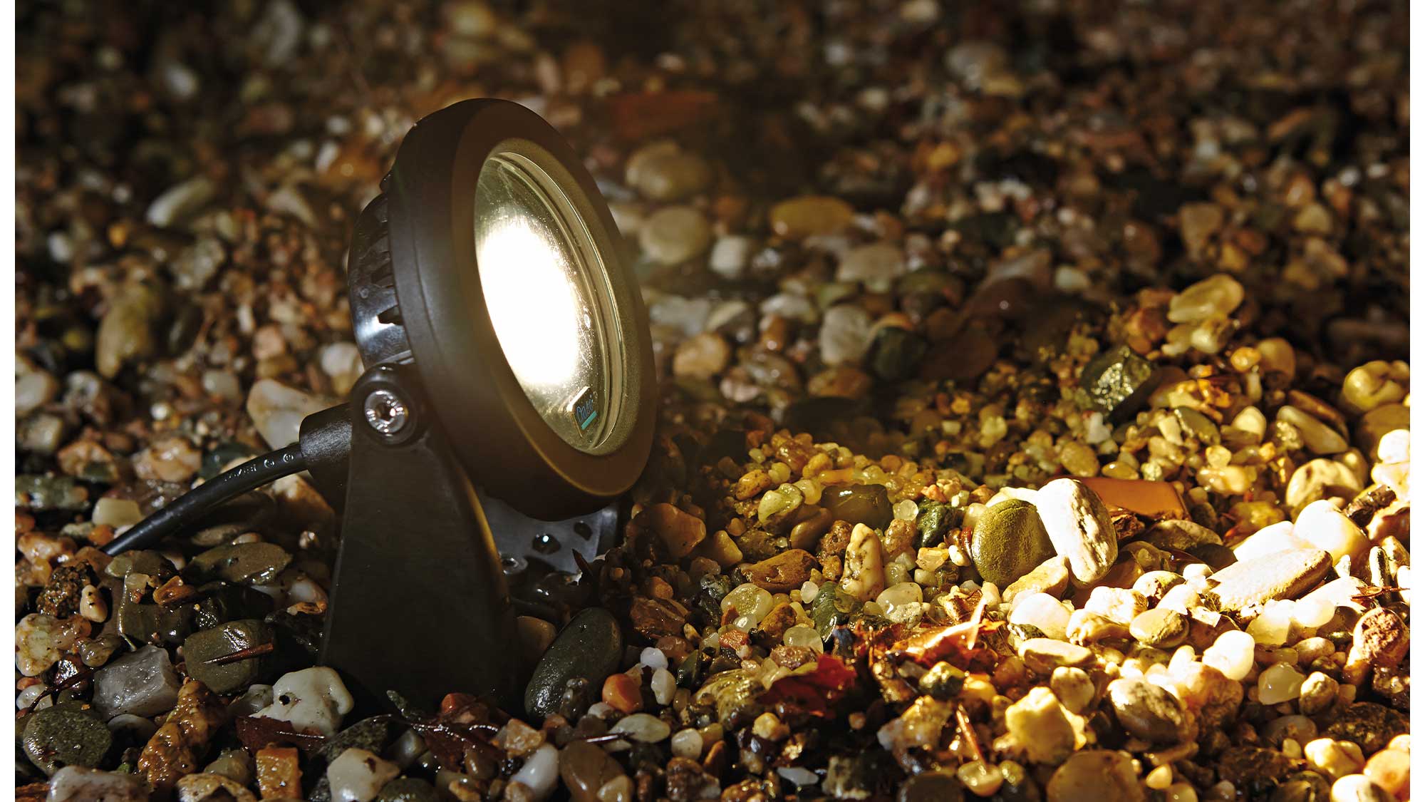 OASE109488-LunAqua-Power-LED-W Oase LunAqua Power LED Light is a single light that may be added to a LunAqua Power LED Set (supplied separately) for a total of up to four lights.