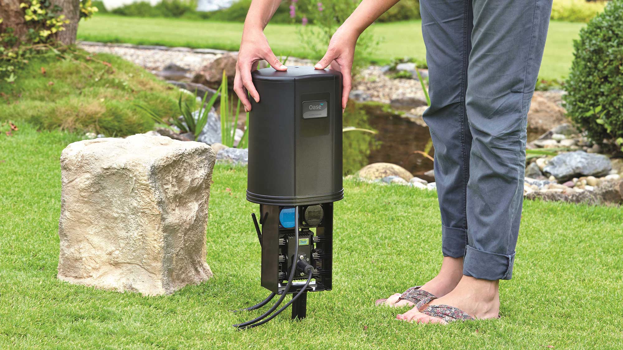OASE158947-FM-Master-WLAN The InScenio FM Master EGC Garden Controller is a WiFi remote garden control system and power supply in one.