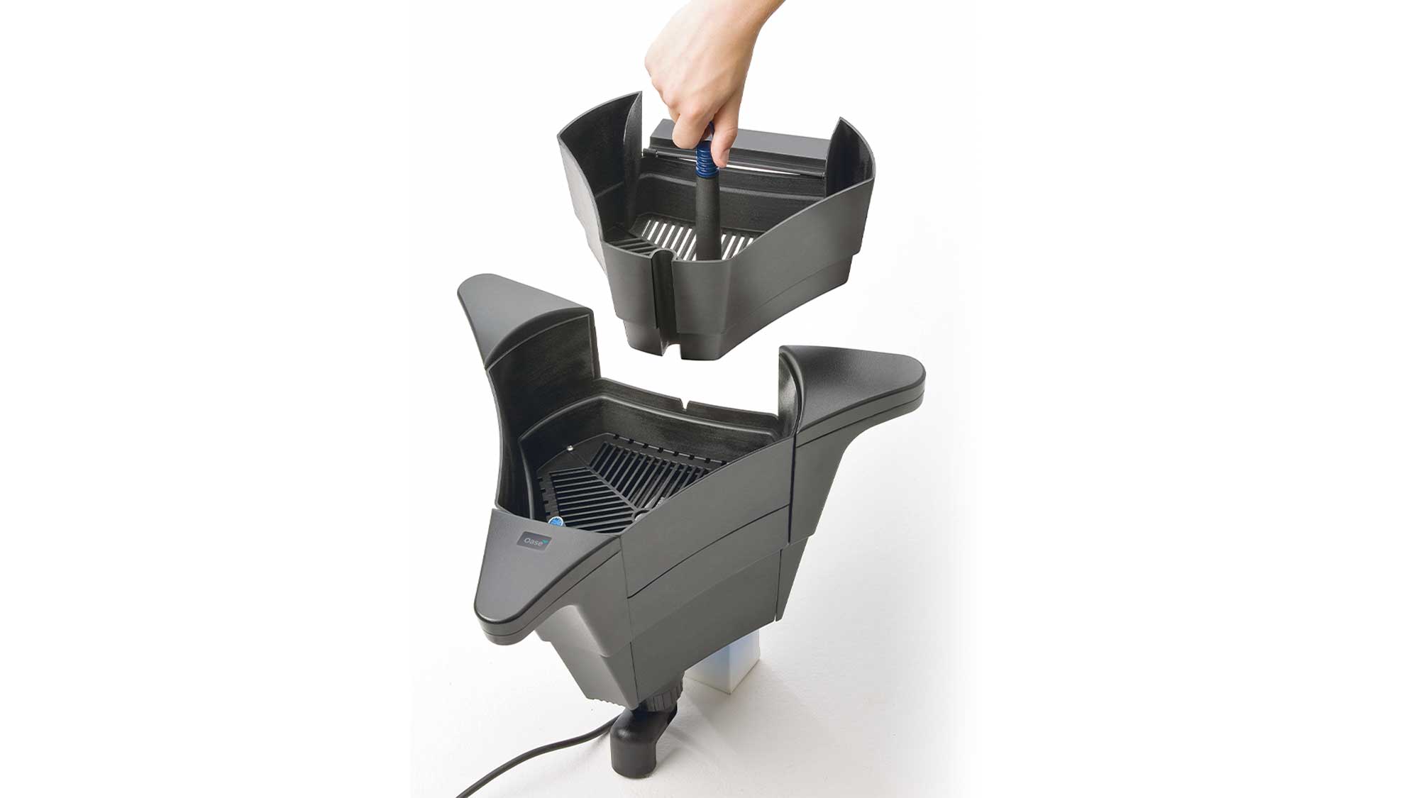 OASE159079-SwimSkimCWS The Oase SwimSkim 50 is a floating pond skimmer that effectively harvests leaves and other debris from the surface of your pond.