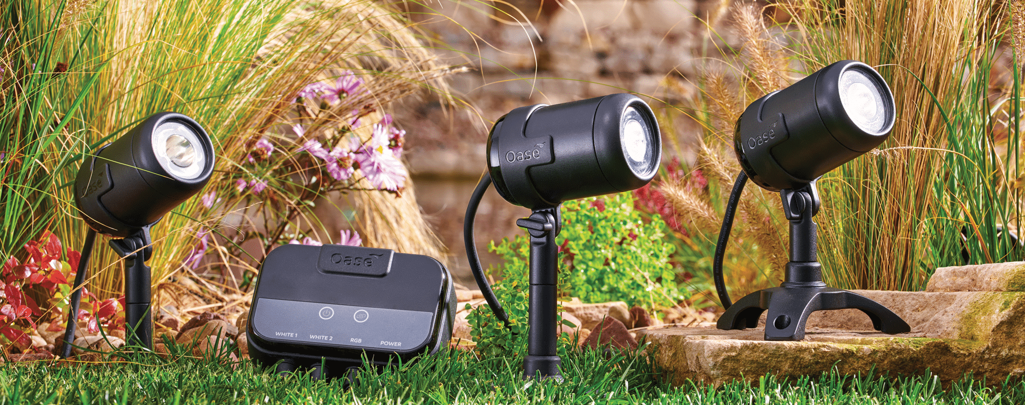 Oase LunAqua Connect system The Oase LunAqua Connect system is a modular lighting system for gardens and ponds. The spotlights come in warm white and RGB, are fully submersible, and can be controlled via a mobile app.
